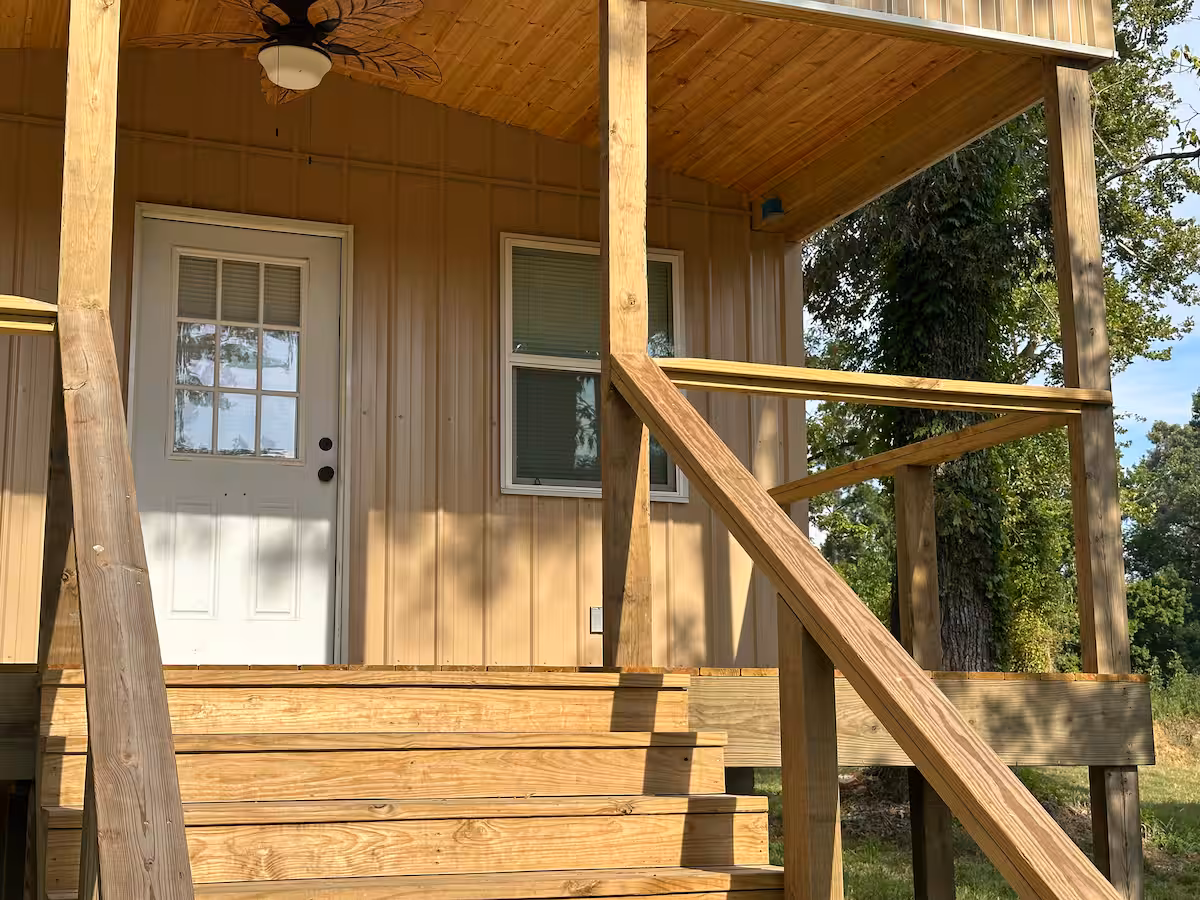Lumberjack Cabin East Texas lake getaway